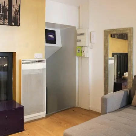 Bright Triplex Near The Bastille District *